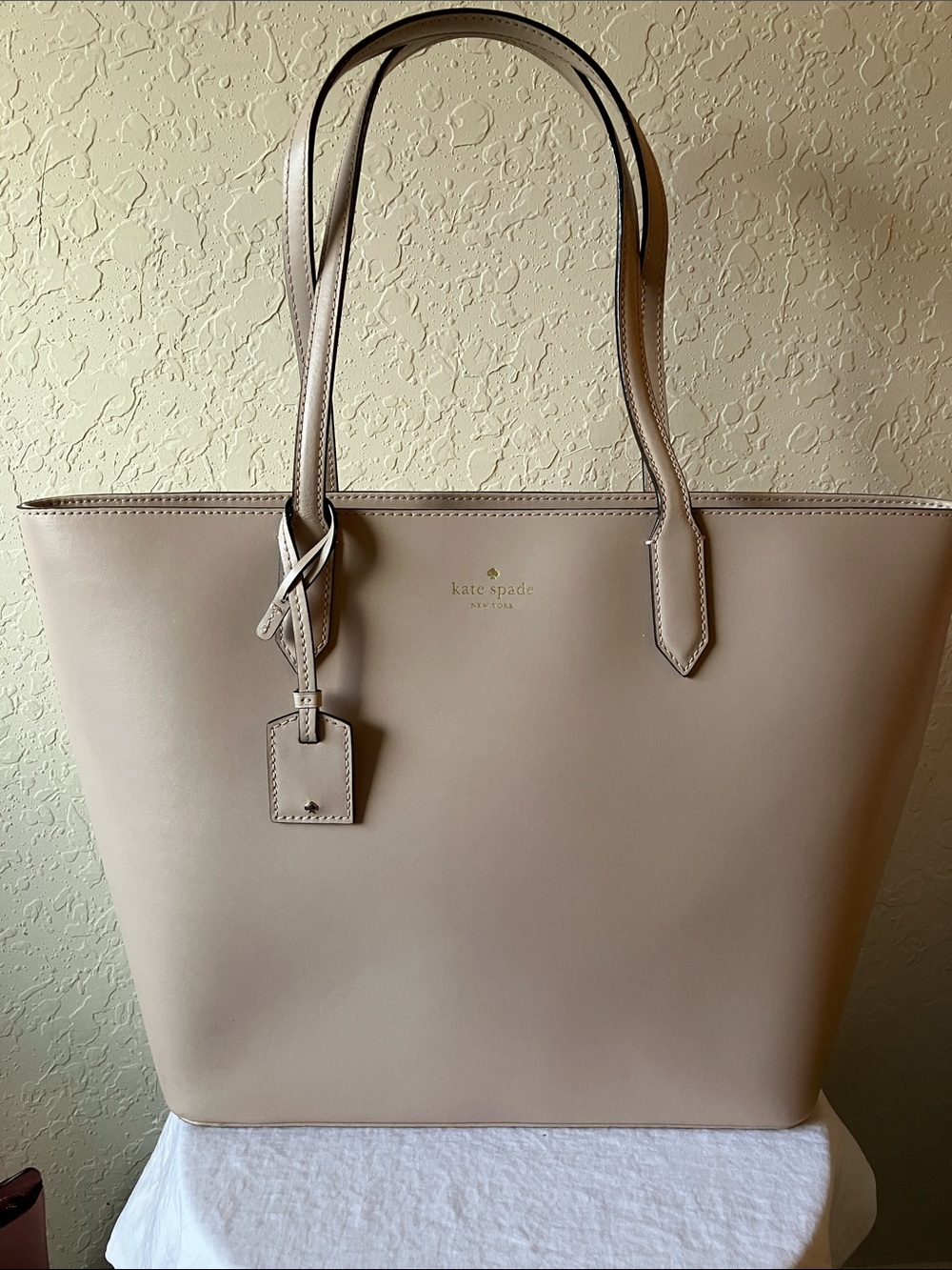 kate spade: Neutral Beige All Day Large Leather Tote- laptop- flaws